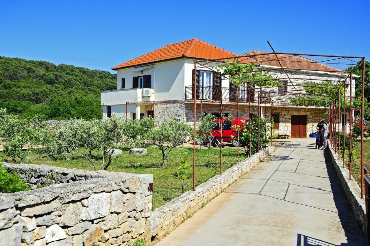 Apartments With A Parking Space Gornje Selo, Solta - 15545 Grohote Buitenkant foto